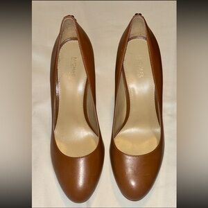MICHAEL Michael Kors Tan Brown Leather Round-Toe Pumps NWOT